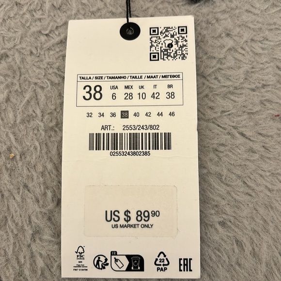 Zara NEVER WORN black jeans. - Picture 4 of 4